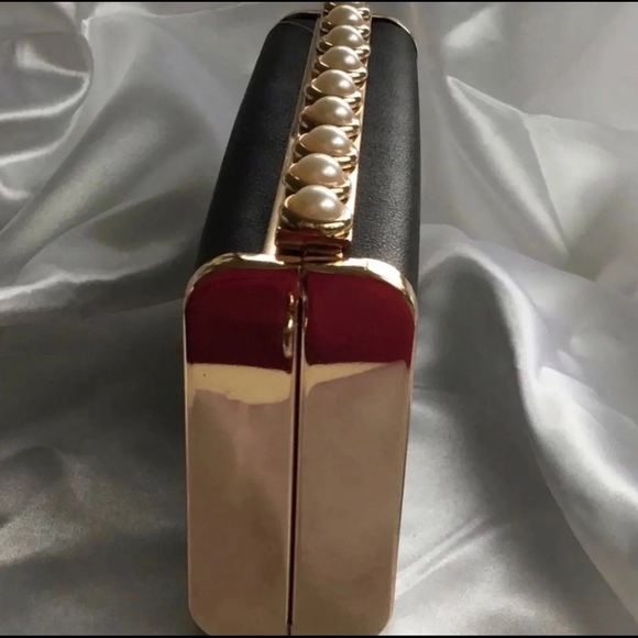Gold Metal Frame Black Leatherette Fashion Clutch Bag - Picture 8 of 11